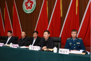 原市委常委、軍分區(qū)政委黃書(shū)華到會(huì)講話(huà)